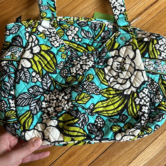 Vera Bradley Glenna bag in Island Bloom NWT - Picture 3 of 5